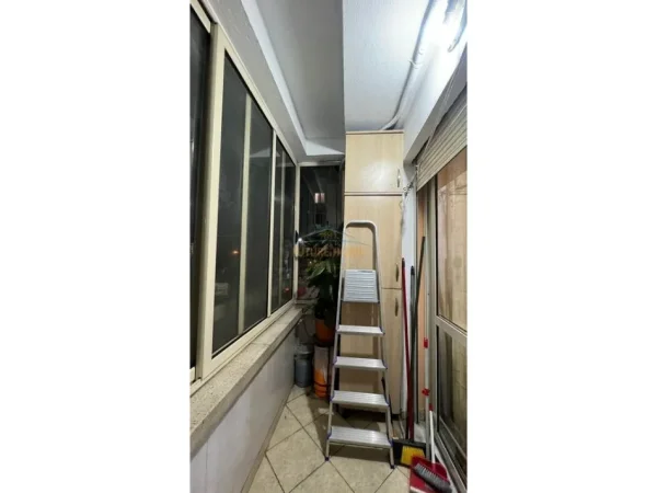 Tirane, jepet me qera apartament 1+1 Kati 2, 51 m² 415 € (Rruga Riza Cerova)