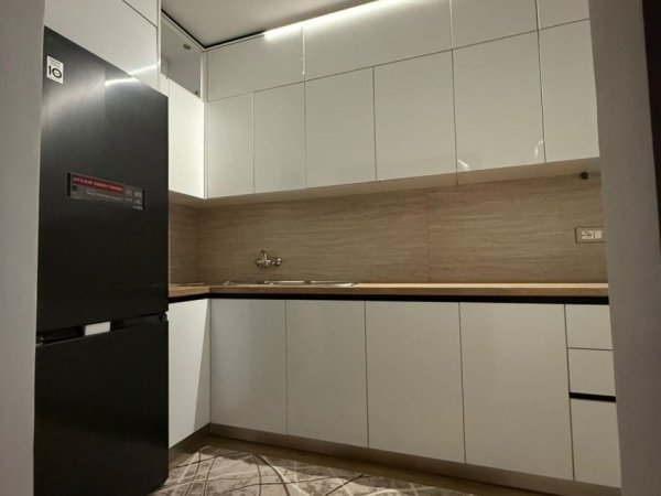 Tirane, shes apartament 2+1+Ballkon Kati 5, 75 m² 135.000 € (Ali Demi te Shkolla 1 Maji)