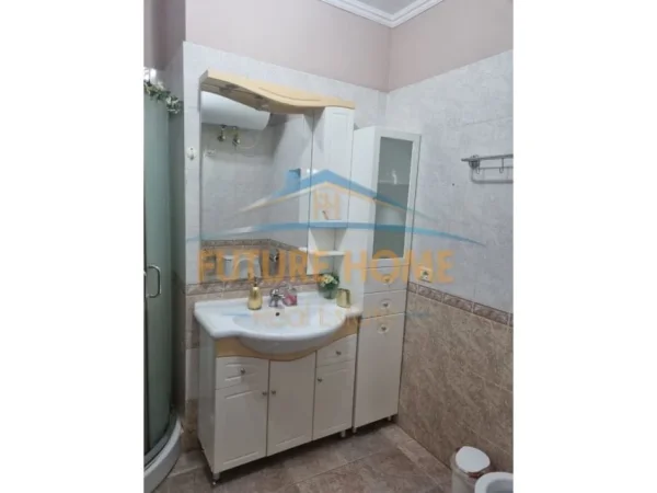 Qera, Apartament 2+1, Rruga e Barrikadave 750 €