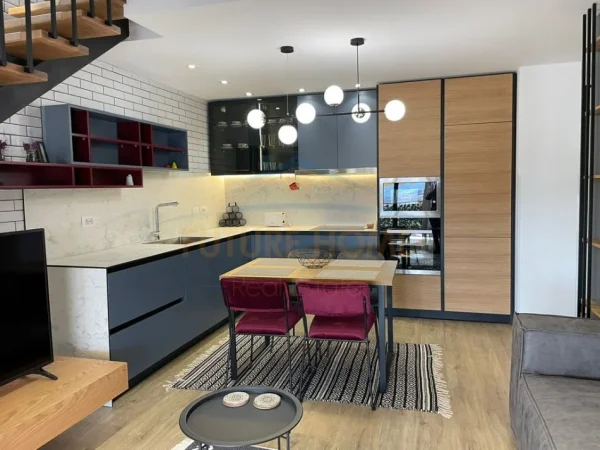 Qera, Apartament Duplex 2+1+2+ Post Parkim, Rezidenca "Porta e Gjelbër", Pallati i Brigadave 900 €