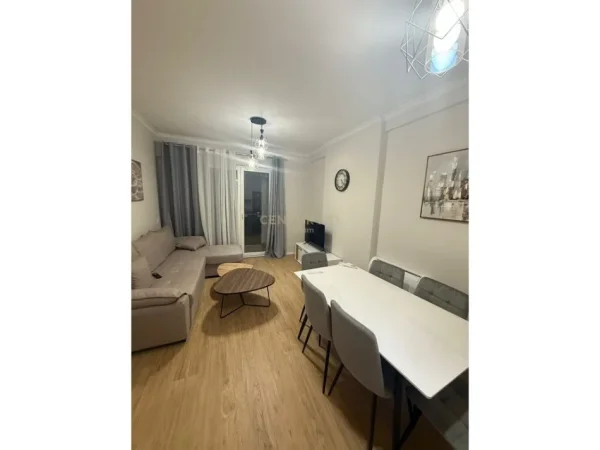 Tirane, jepet me qera apartament 2+1 Kati 8, 84 m² 500 € (Bulevardi Migjeni)