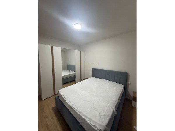 Tirane, jepet me qera apartament 2+1 Kati 8, 84 m² 500 € (Bulevardi Migjeni)