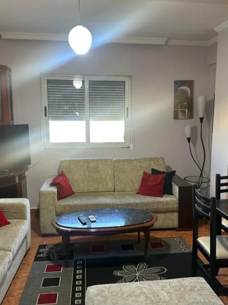 Tirane, jepet me qera apartament 2+1+Aneks Kati 7, 85 m² 500 € (Laprake te klinika Globe)