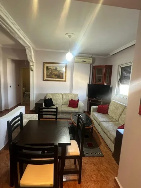 Tirane, jepet me qera apartament 2+1+Aneks Kati 7, 85 m² 500 € (Laprake te klinika Globe)