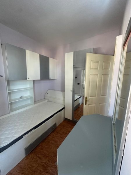 Tirane, jepet me qera apartament 2+1+Aneks Kati 7, 85 m² 500 € (Laprake te klinika Globe)