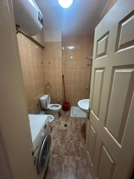 Tirane, jepet me qera apartament 2+1+Aneks Kati 7, 85 m² 500 € (Laprake te klinika Globe)