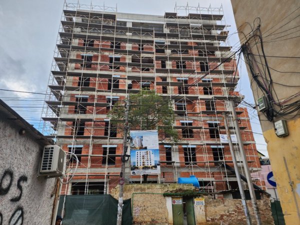 Tirane, Liste me oferta dyqan Kati 0, 48 m² 