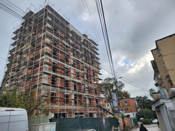 Tirane, Liste me oferta dyqan Kati 0, 48 m² 