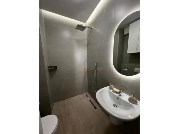 Qera , Apartament 2+1+2 , Pazari i Ri, Tirane 1,250 €