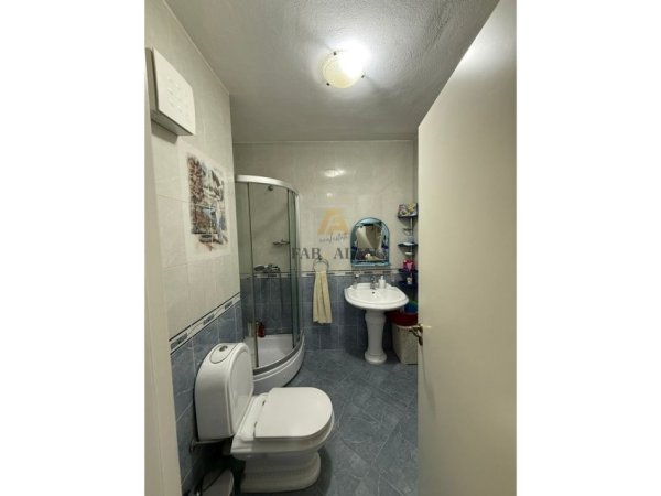 Tirane, shitet apartament 2+1 Kati 5, 105 m² 255.000 € (ISH STACIONI I TRENIT)