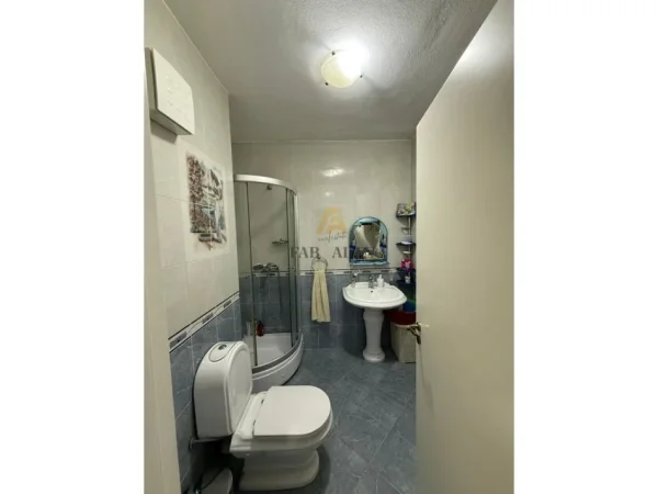 Tirane, shitet apartament 2+1 Kati 5, 105 m² 255.000 € (ISH STACIONI I TRENIT)