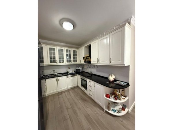 Tirane, shitet apartament 2+1 Kati 5, 105 m² 255.000 € (ISH STACIONI I TRENIT)