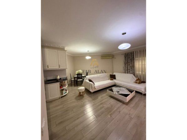 Tirane, shitet apartament 2+1 Kati 5, 105 m² 255.000 € (ISH STACIONI I TRENIT)