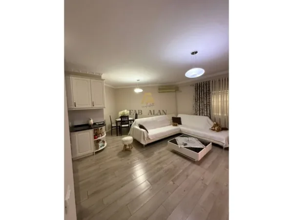 Tirane, shitet apartament 2+1 Kati 5, 105 m² 255.000 € (ISH STACIONI I TRENIT)