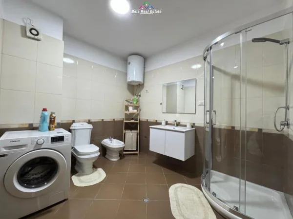 Tirane, jepet me qera apartament 1+1 Kati 5, 70 m² 750 € (Rruga e Kavajes)