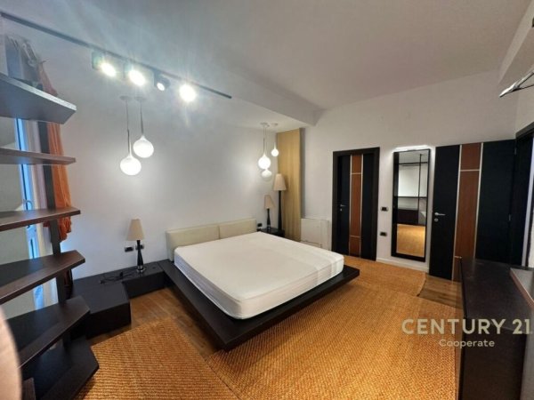 Tirane, shitet 3+1+Aneks+Ballkon Kati 2, 175 m² 400.000 € (Liqeni i Thate)