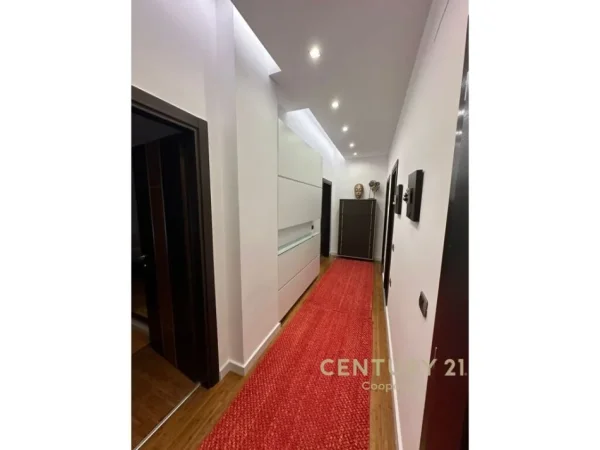 Tirane, shitet 3+1+Aneks+Ballkon Kati 2, 175 m² 400.000 € (Liqeni i Thate)