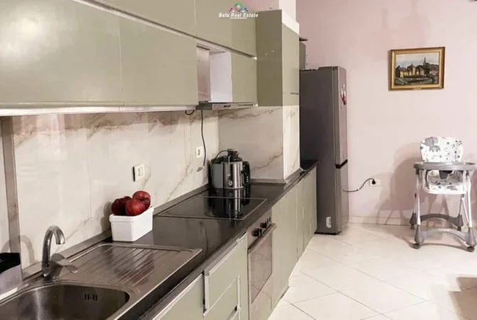 Tirane, jepet me qera apartament 2+1 Kati 6, 90 m² 450 € (Rruga Shefqet Kuka)