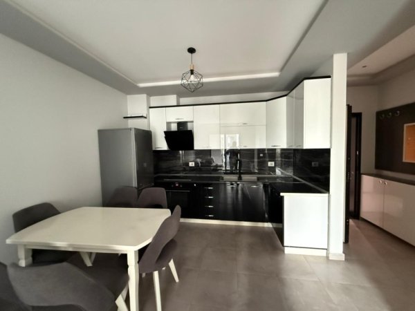 Tirane, jepet me qera apartament 1+1+Ballkon Kati 5, 65 m² 450 € (Pallati me Shigjeta)