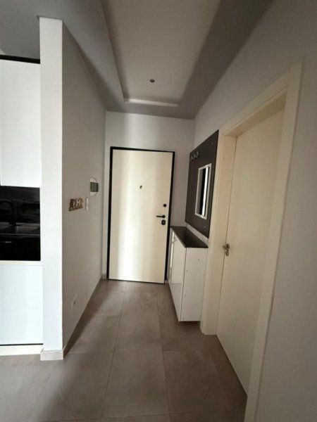 Tirane, jepet me qera apartament 1+1+Ballkon Kati 5, 65 m² 450 € (Pallati me Shigjeta)