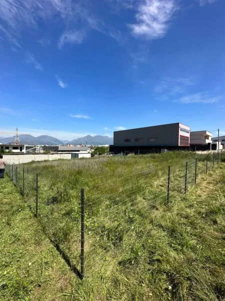 Tirane, shitet toke , 470 m² 