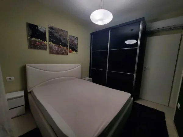 Tirane, jepet me qera apartament 2+1+Aneks+Ballkon Kati 4, 100 m² 900 € (Stadiumi Dinamo)