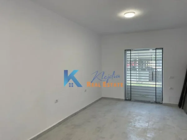 Tirane, jap me qera ambjent biznesi Kati 0, 70 m² 820 € (afer Stadiumit Dinamo)