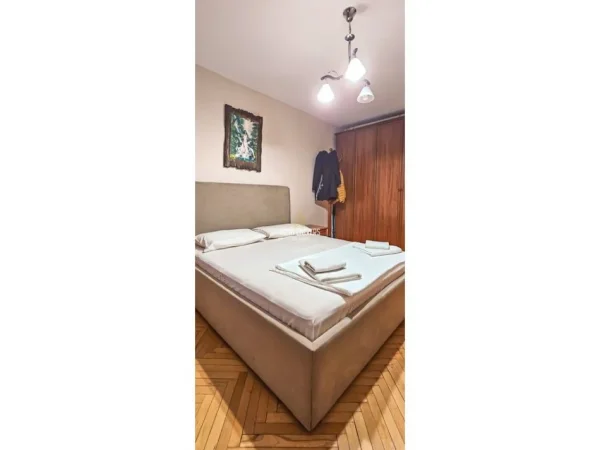 Tirane, jepet me qera apartament 2+1+Ballkon Kati 3, 78 m² 700 € (Rruga Nikolla Lena Tirana, Albania)