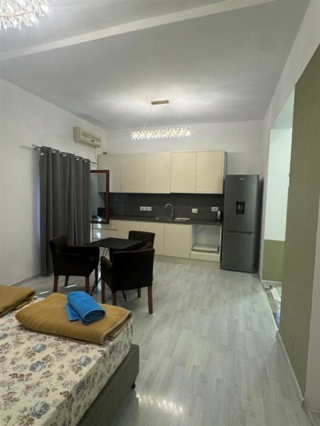 Tirane, jepet me qera shtepi Kati 1, 40 m² 500 € (Bulevardi Zogu I ,Ministria e Drejtesis)