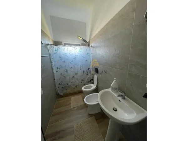 Vlore, shitet shtepi 2 Katshe , 200 m² 230.000 € (Vlore)