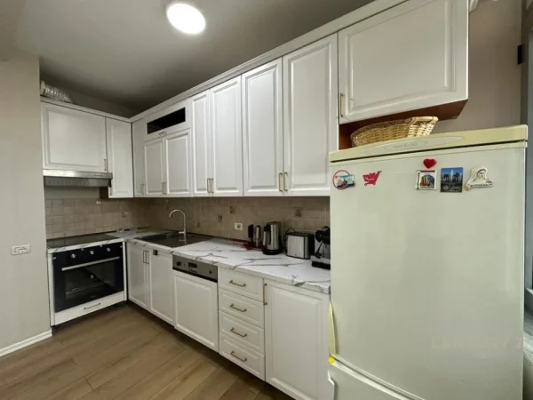 Tirane, jepet me qera apartament 2+1 Kati 4, 111 m² 1.300 € 