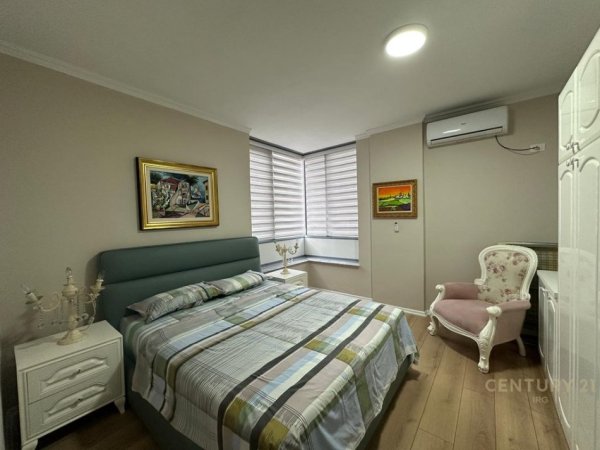 Tirane, jepet me qera apartament 2+1 Kati 4, 111 m² 1.300 € 