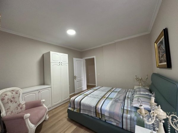 Tirane, jepet me qera apartament 2+1 Kati 4, 111 m² 1.300 € 