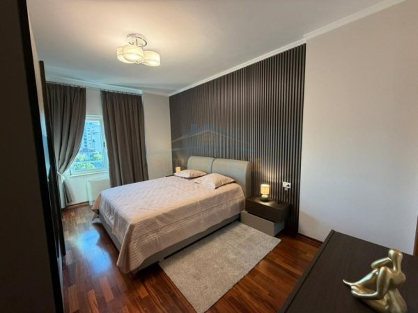 Tirane, jepet me qera apartament 2+1 Kati 6, 113 m² 1.300 € 