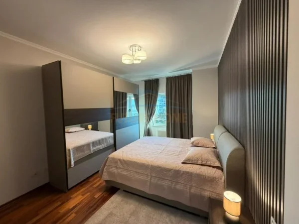 Tirane, jepet me qera apartament 2+1 Kati 6, 113 m² 1.300 € 