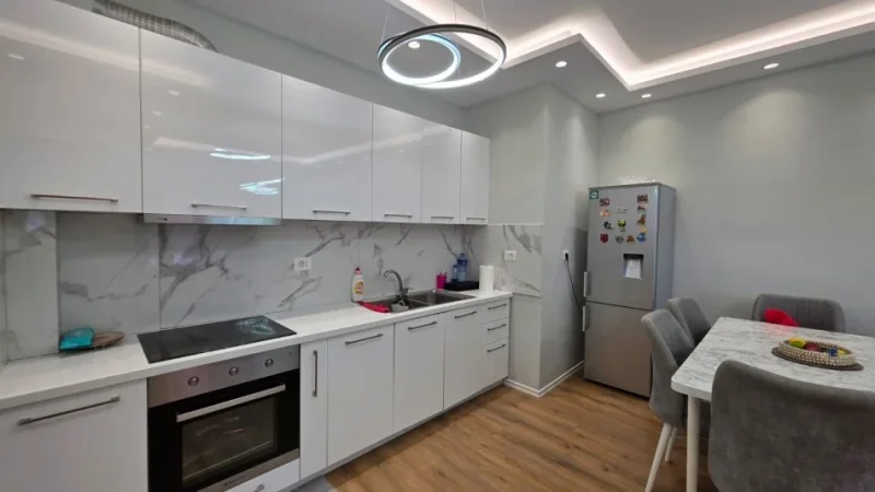 Vlore, shitet apartament 1+1 Kati 9, 78 m² 115.000 € (Bulevardi Kryesor, Vlorë)