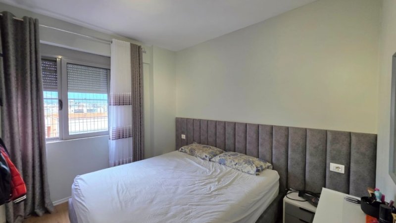 Vlore, shitet apartament 1+1 Kati 9, 78 m² 115.000 € (Bulevardi Kryesor, Vlorë)