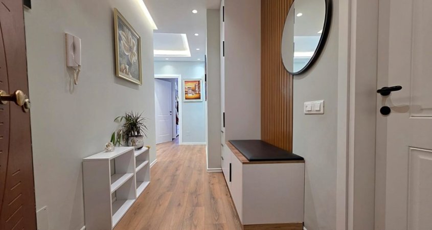 Vlore, shitet apartament 1+1 Kati 9, 78 m² 115.000 € (Bulevardi Kryesor, Vlorë)