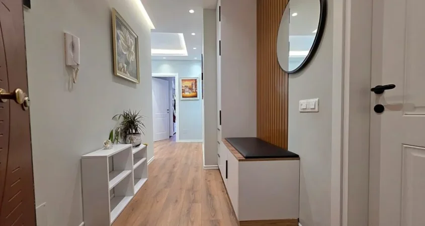 Vlore, shitet apartament 1+1 Kati 9, 78 m² 115.000 € (Bulevardi Kryesor, Vlorë)