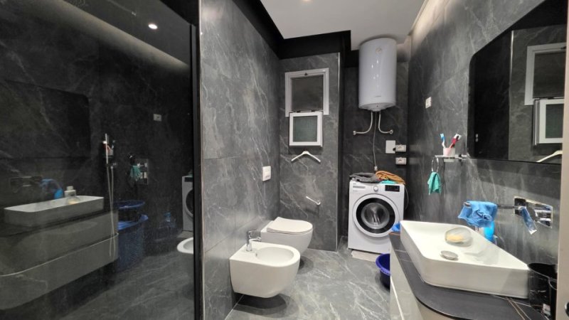 Vlore, shitet apartament 1+1 Kati 9, 78 m² 115.000 € (Bulevardi Kryesor, Vlorë)