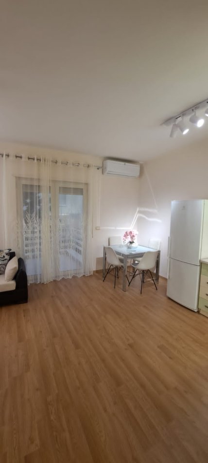Tirane, jepet me qera apartament 2+1+Ballkon Kati 3, 110 m² 830 € (Kopshti Zoologjik)