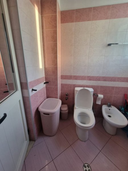 Tirane, jepet me qera apartament 2+1+Ballkon Kati 7, 80 m² 400 € 