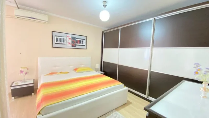 Tirane, jepet me qera apartament 2+1+Ballkon Kati 7, 100 m² 750 € 