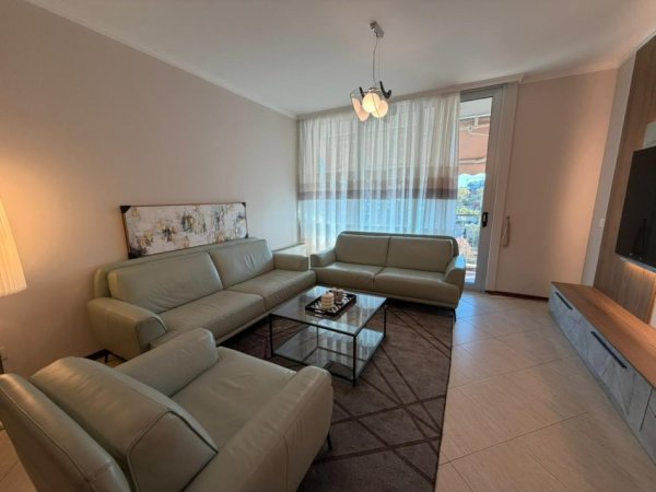 Tirane, jepet me qera apartament 2+1+Ballkon Kati 6, 113 m² 1.500 € (ETC)