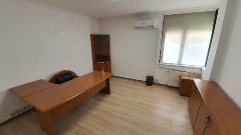 Tirane, jepet me qera zyre Kati 3, 170 m² 1.700 € (Kullat Binjake)
