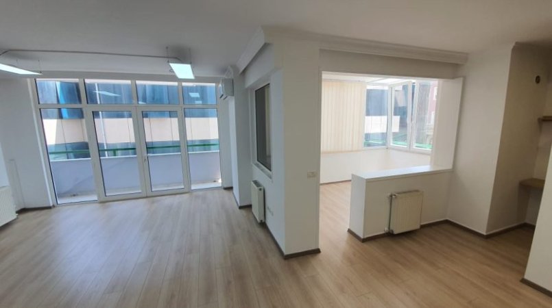 Tirane, jepet me qera zyre Kati 3, 170 m² 1.700 € (Kullat Binjake)