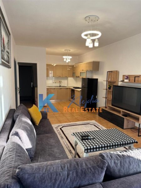 Tirane, jap me qera apartament 2+1+Ballkon Kati 1, 90 m² 460 € (Rrethrrotullimi i Yzberishtit)