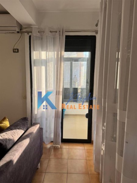 Tirane, jap me qera apartament 2+1+Ballkon Kati 1, 90 m² 460 € (Rrethrrotullimi i Yzberishtit)