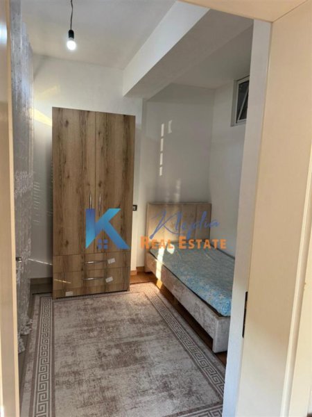 Tirane, jap me qera apartament 2+1+Ballkon Kati 1, 90 m² 460 € (Rrethrrotullimi i Yzberishtit)