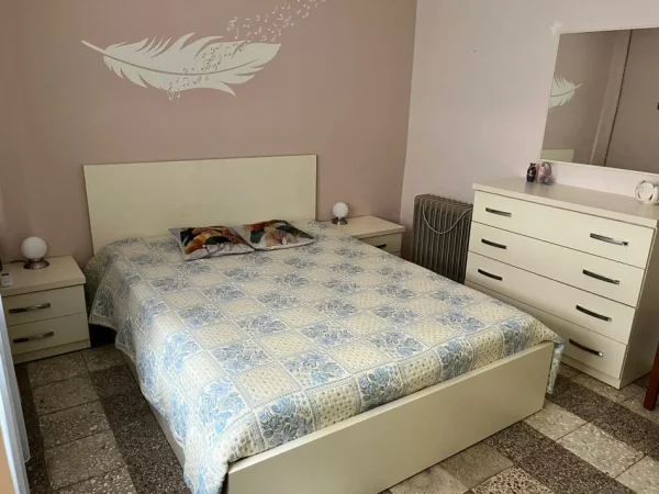 Tirane, jepet me qera apartament 2+1 Kati 1, 90 m² 550 € (Selvia ,Gjimnazi Partizani)